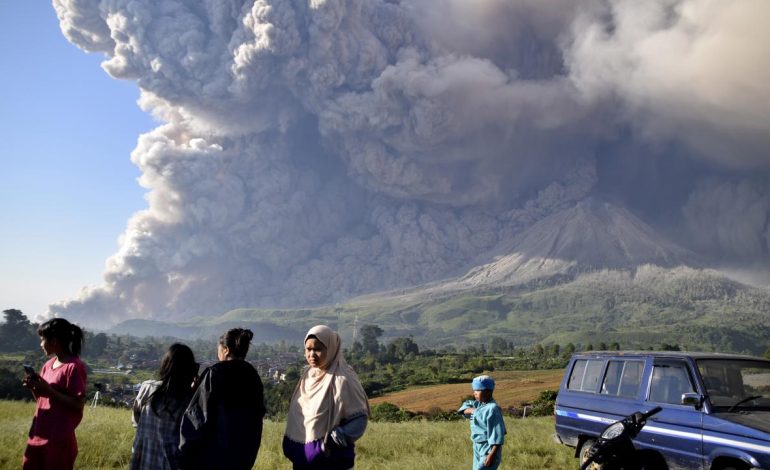 Cek Status Kaki Gunung Sinabung Yang Erupsi Di Berastagi