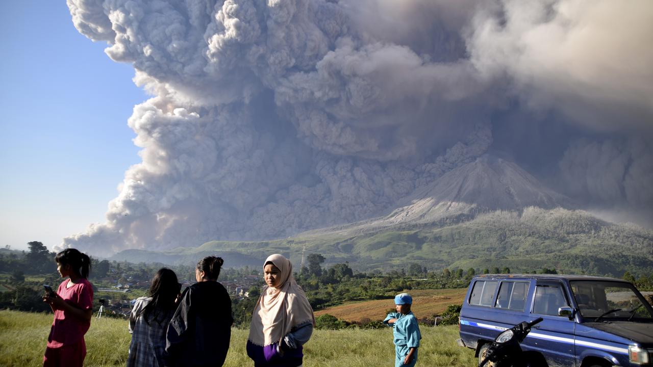 Cek Status Kaki Gunung Sinabung Yang Erupsi Di Berastagi