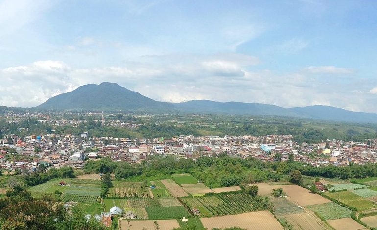 Tempat Wisata di Berastagi yang Lagi Hits Suasana Dinginnya