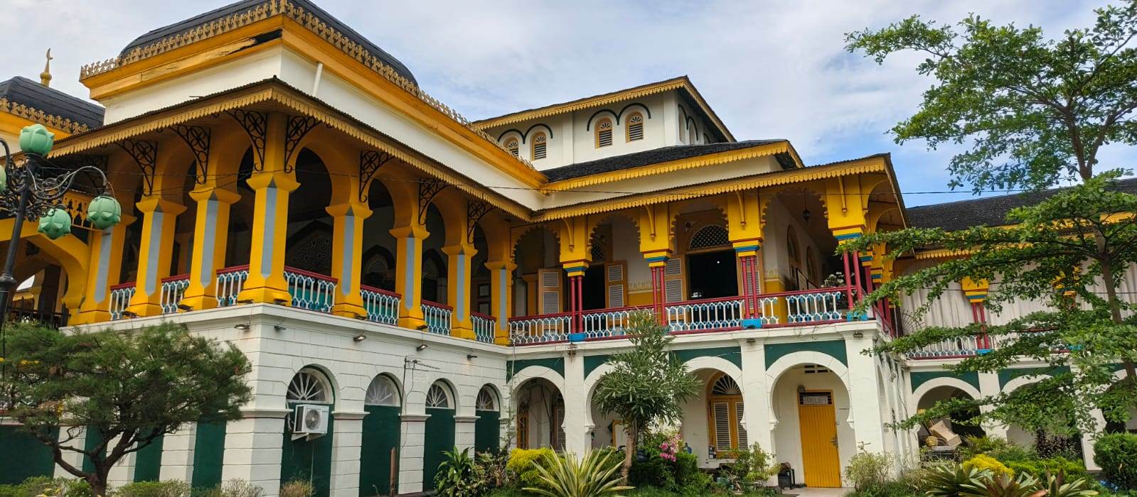 Senja di Istana Maimun Menjadi Identitas Kota Medan