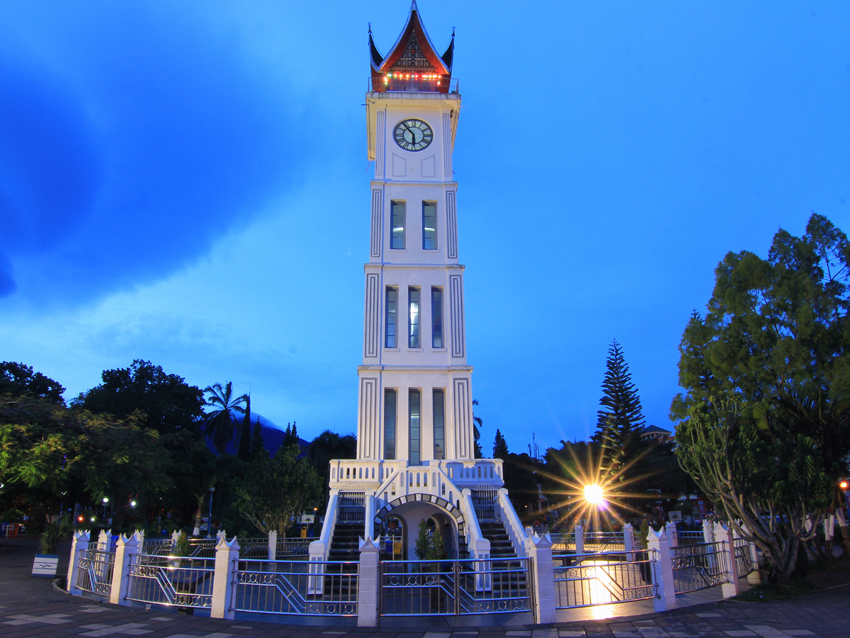 Jam Gadang di Bukittinggi Tempat Wisata Sejarah yang Ikonik