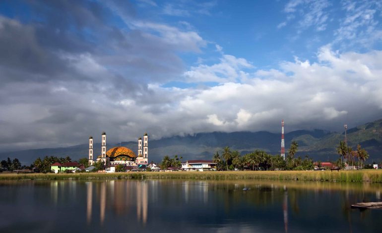 3 Rekomendasi Tempat Wisata Danau Singkarak Solok yang Hits
