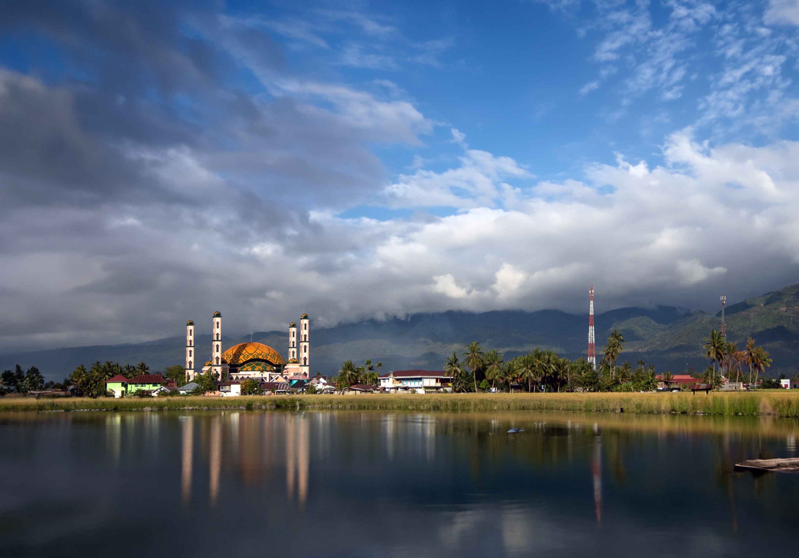 3 Rekomendasi Tempat Wisata Danau Singkarak Solok yang Hits