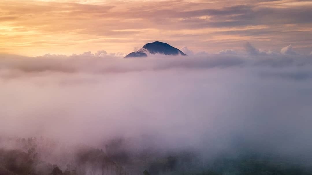 Gunung Sibuatan Surga Pendaki di Puncak Tertinggi SumatraUtara