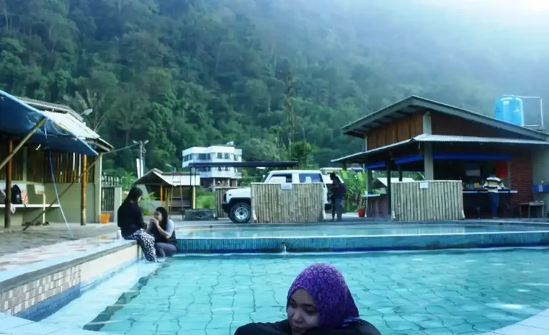 4 Rekomendasi Pemandian Air Panas di Sumatra Utrara Yang Hits